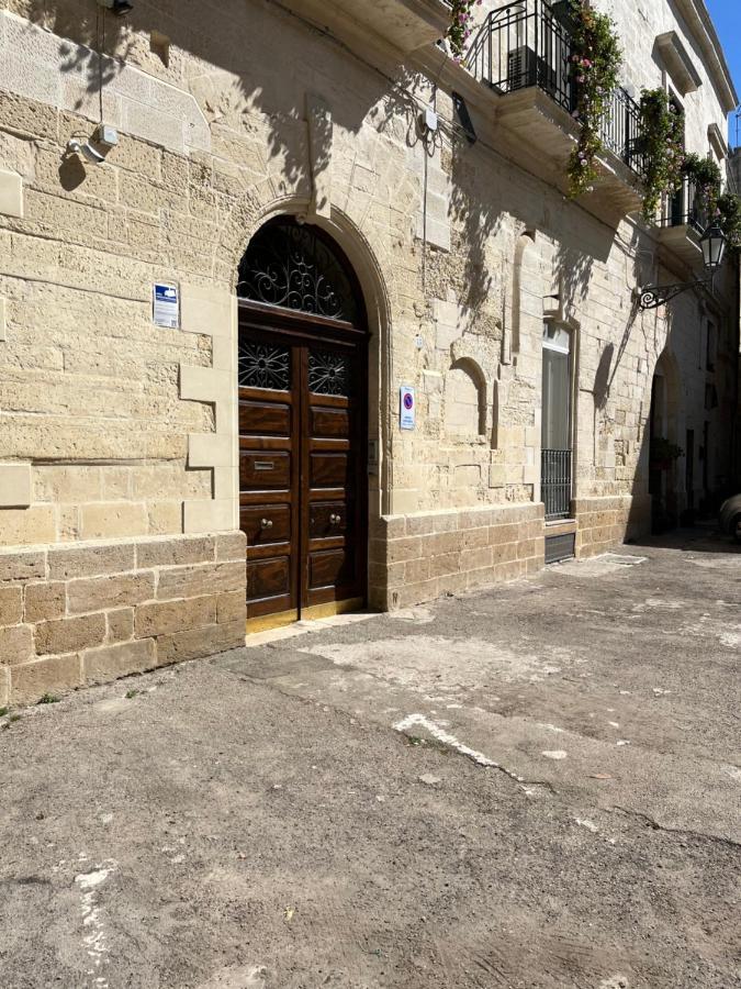 Casa Vacanze B&B Regina Maria レッチェ エクステリア 写真