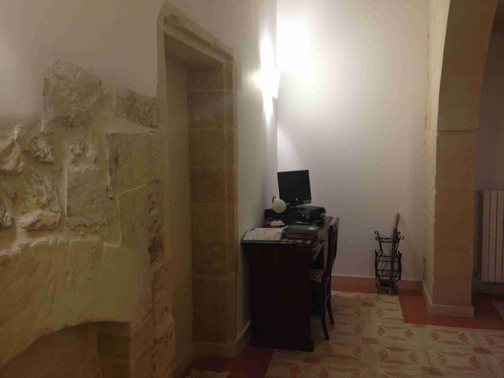 Casa Vacanze B&B Regina Maria レッチェ エクステリア 写真